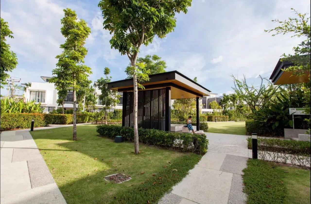Friendly Townhouse Laguna Park Vila